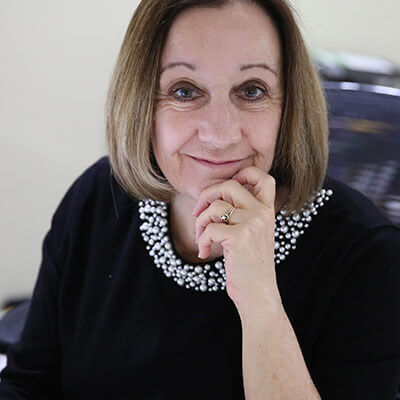 Annette Fewins